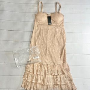 NWT - Nasty Gal - Women’s Lace Body-con Midi Dress *